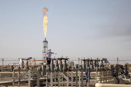 عرضه راهکاری برای بهبود عملیات اسیدکاری و تضمین جریان نفت در میدان مشترک آذر