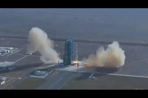 چین یک فضاپیمای خالی را برای عملیات نجات به فضا پرتاب کرد