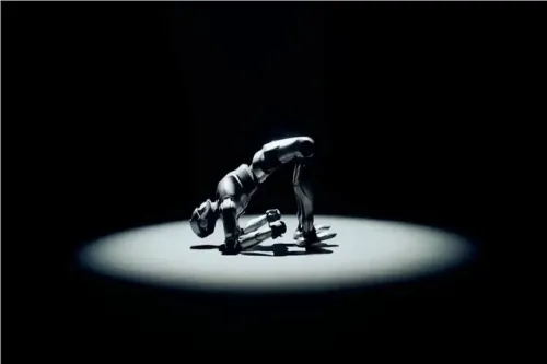 نخستین روبات انسان نمای فضانورد جهان