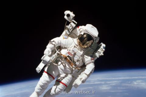 عكس فضانورد ایستگاه فضایی بین المللی در روز جهانی سلفی